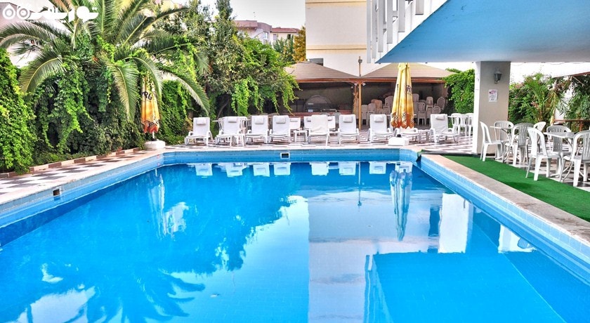 استخر روباز هتل